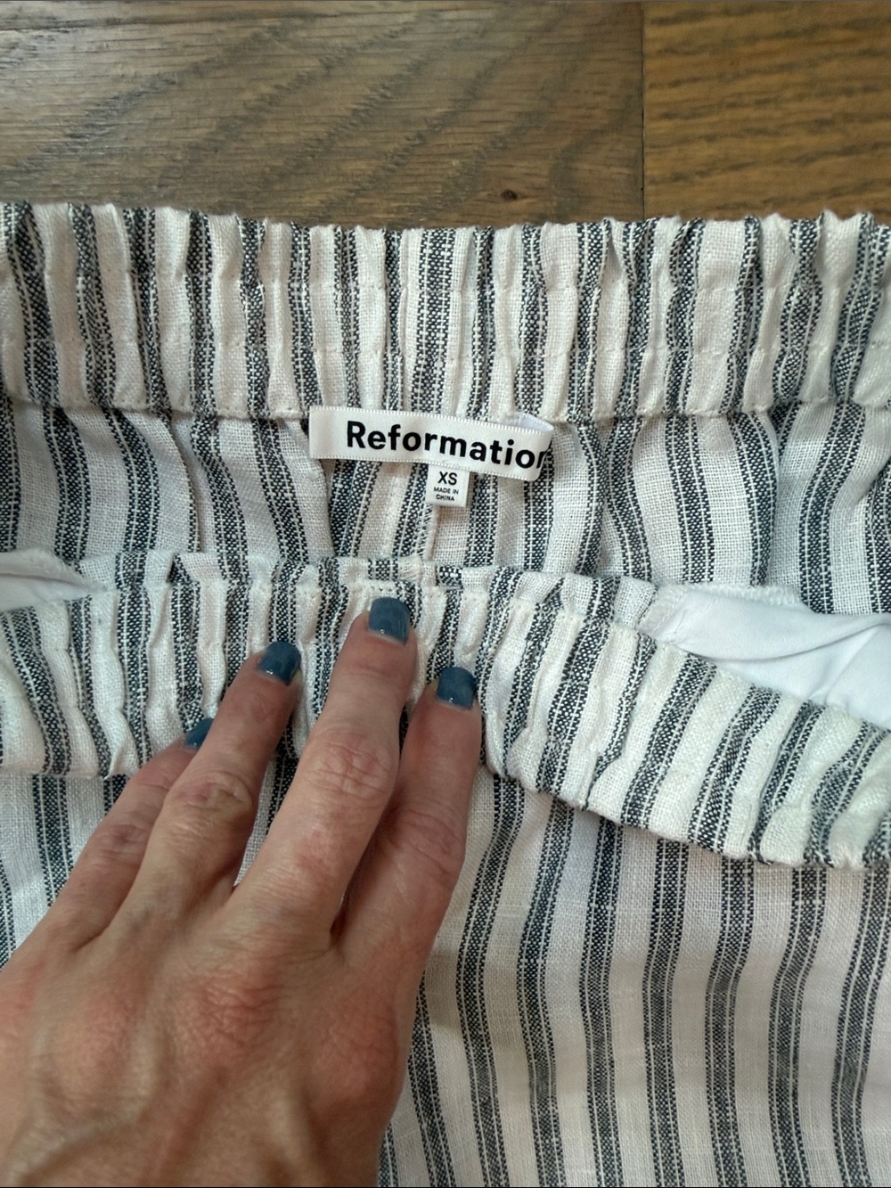 Reformation light blue striped linen pants (XS) never worn - Picture 2 of 5